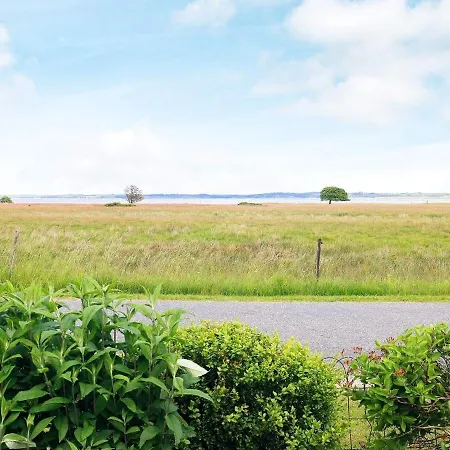 5 Person In Roslev-by Traum